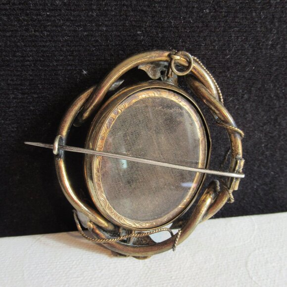 Antique, Victorian Mourning Hand Carved Shell Cameo Broach/Pendant, Swivels - Picture 7 of 10